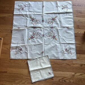Vintage Linen Embroidered Table Topper & 6 Napkins Cottagecore Shabby Chic Italy